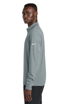Nike Essential 1/2-Zip Cover-Up