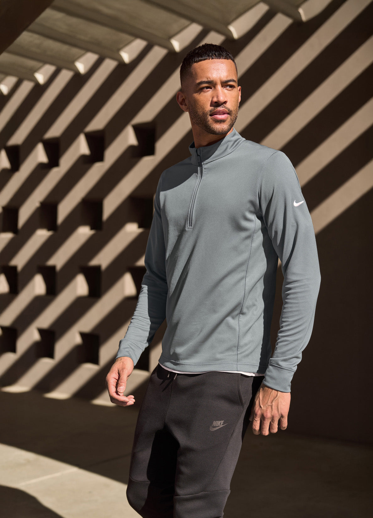 Nike Essential 1/2-Zip Cover-Up